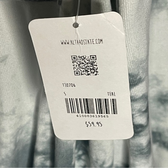 NWT Altar’d State Tie Dye Elastic Hem Cropped Shirt Size Small Blue White New - Picture 3 of 7